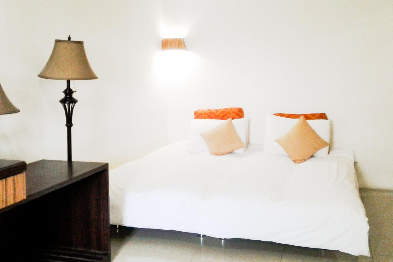 Kyo Serviced Apartment Jakarta Cilandak  Kültér fotó